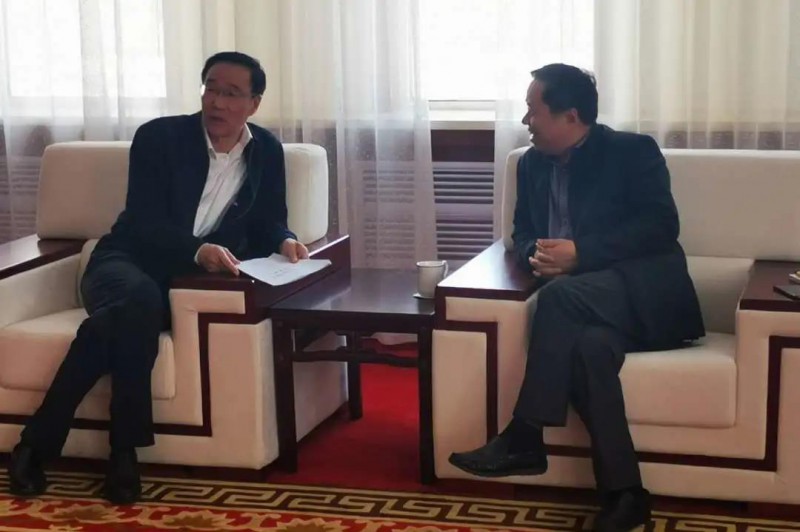 座谈会上,严俊旭董事长详尽介绍了集团的战略规划及未来发展布局,并对
